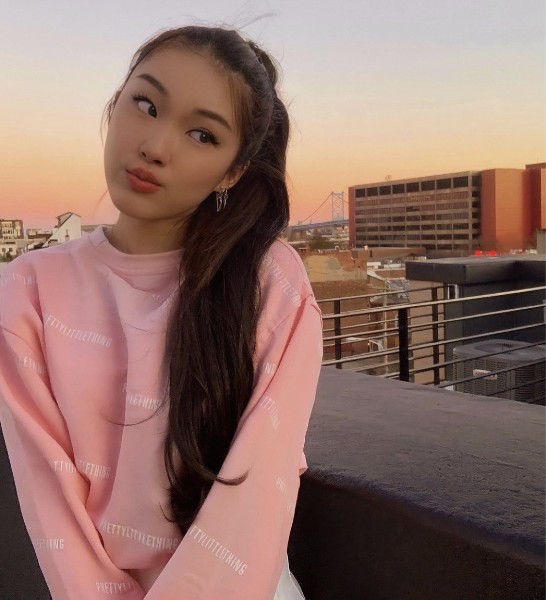 Famous Female Chinese TikTokers CHiNOY TV 菲華電視台