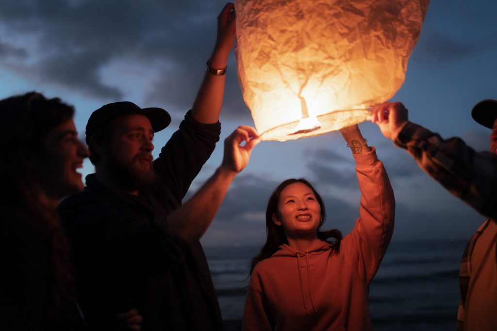 Friends Float Lantern